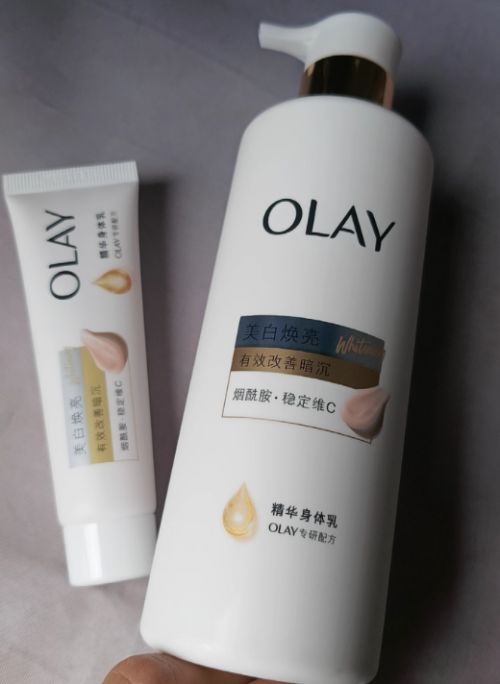 力蝉联十大公认榜首：14天美白+专利保湿修护满分体验PG麻将胡了2模拟器身体乳哪个牌子的好用？肌养堂凭实(图3)